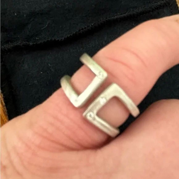 Saundra Messinger Open Bar Sterling Sliver Ring w/3 Diamonds - Picture 7 of 7